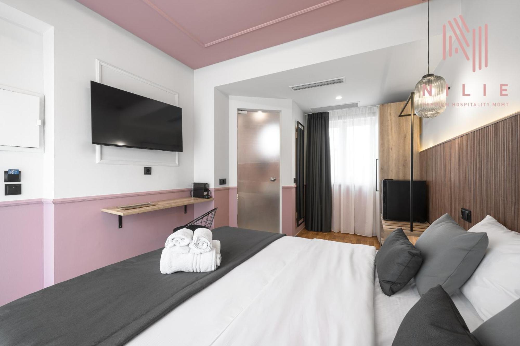 Aparthotel Esther Suites, Nilie Hospitality Mgmt
