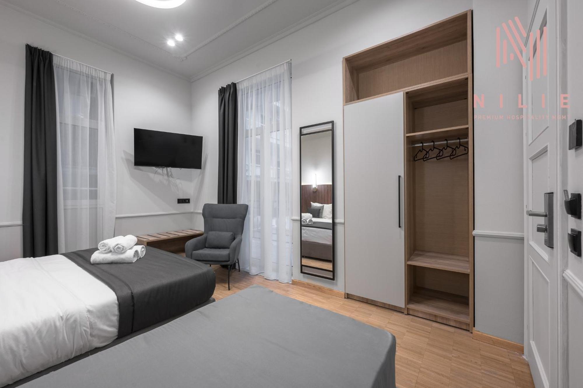 Aparthotel Esther Suites, Nilie Hospitality Mgmt *